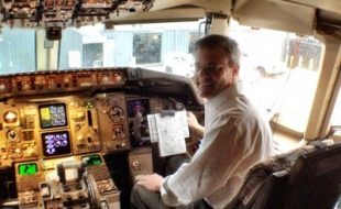Doug Francis in 757 cockpit